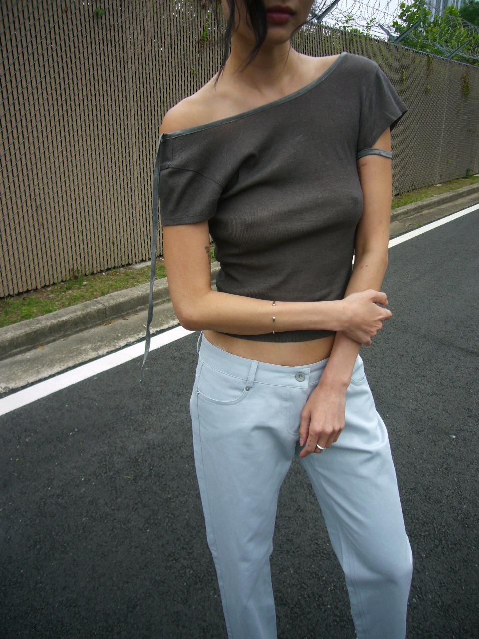 Gaia T - charcoal brown