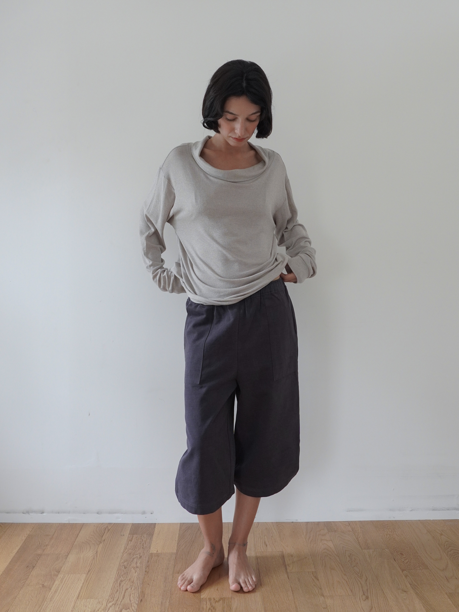 Back Button Cotton Half Pants - charcoal