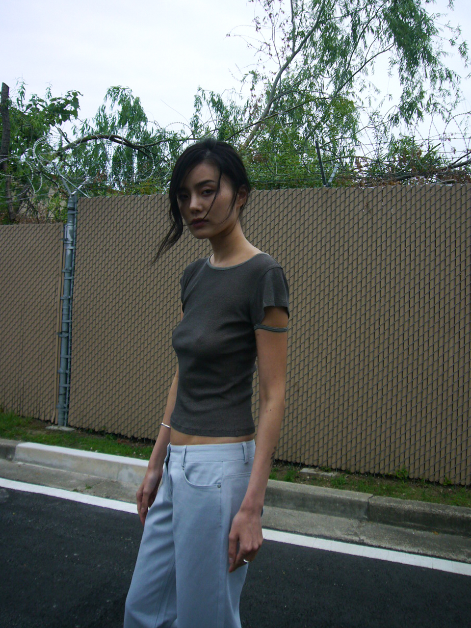 Gaia T - charcoal brown