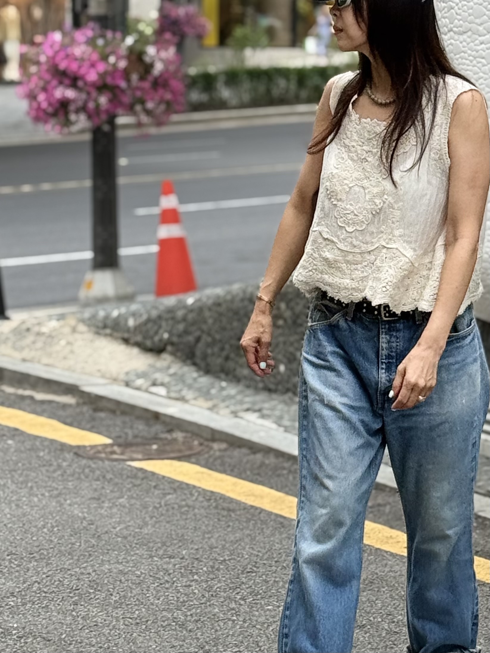 레이스 자수 탑