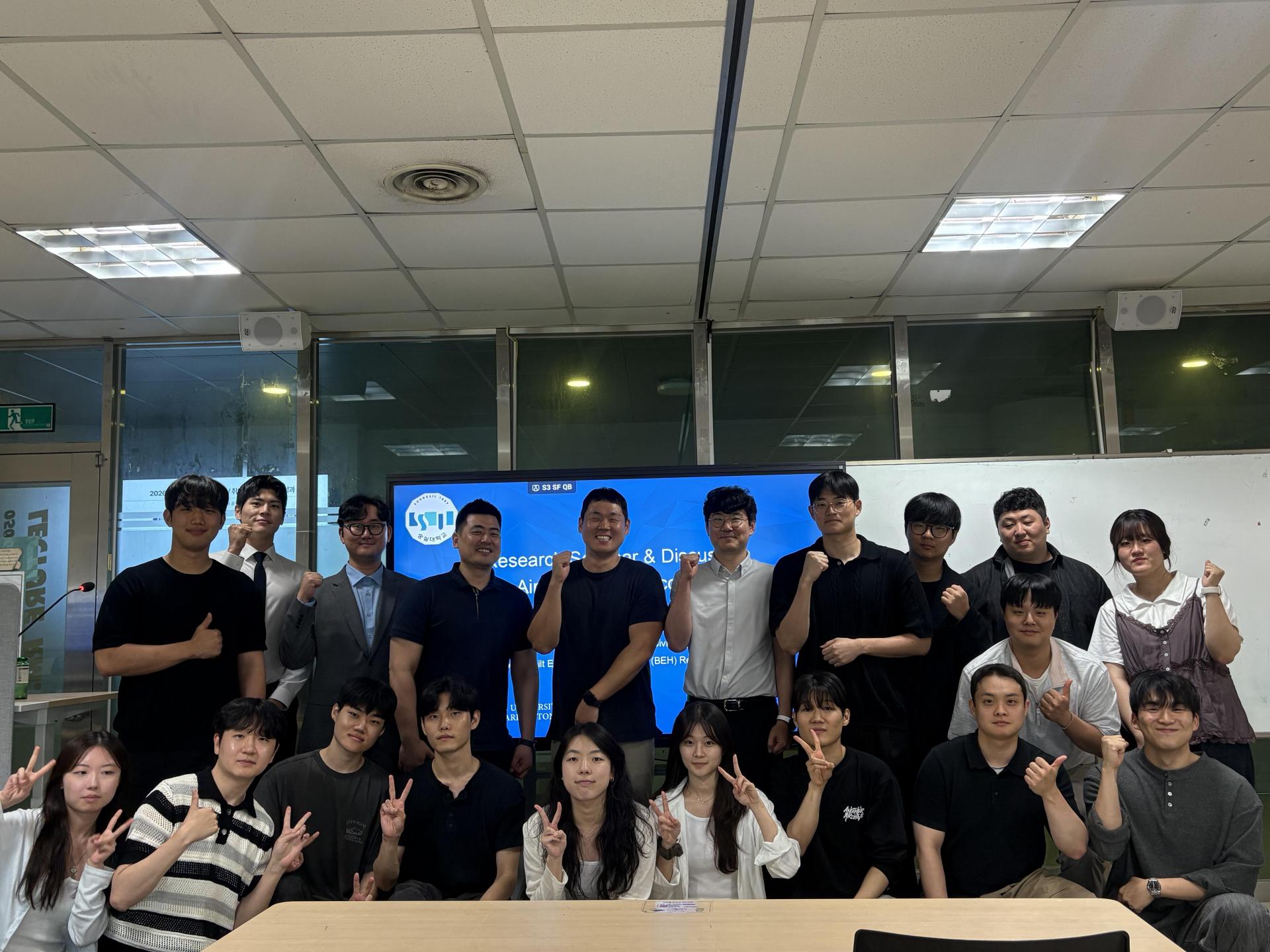 단체사진.jpg
