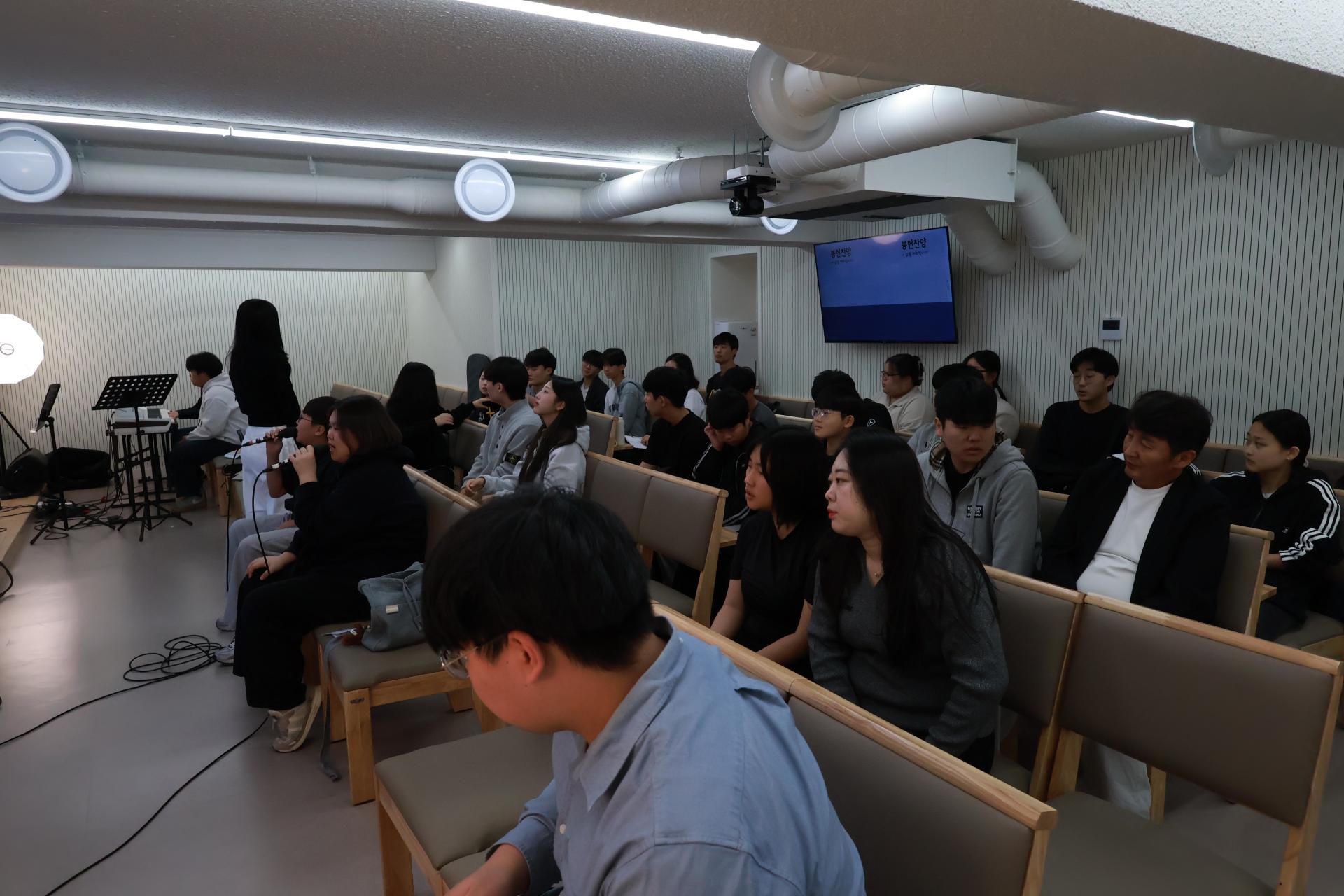 cec80309b56fb.jpg
