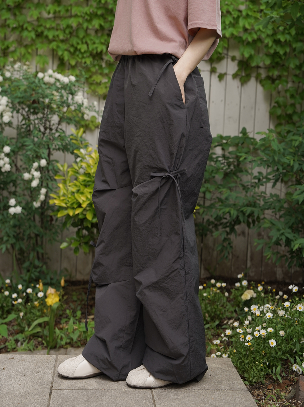 RIBBON TUCK WIDE PANTS - charcoal
