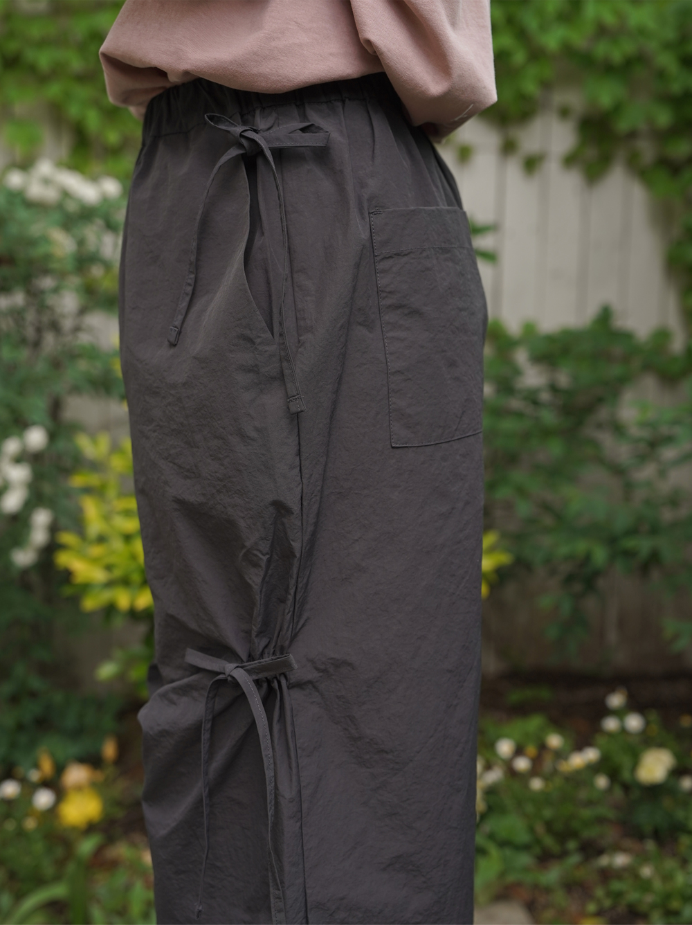 RIBBON TUCK WIDE PANTS - charcoal