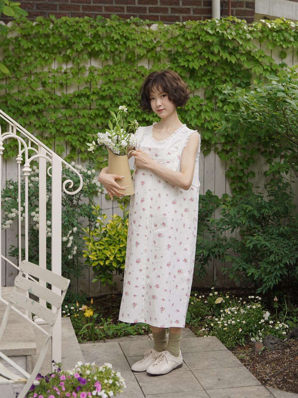 ROSE GARDEN APRON DRESS
