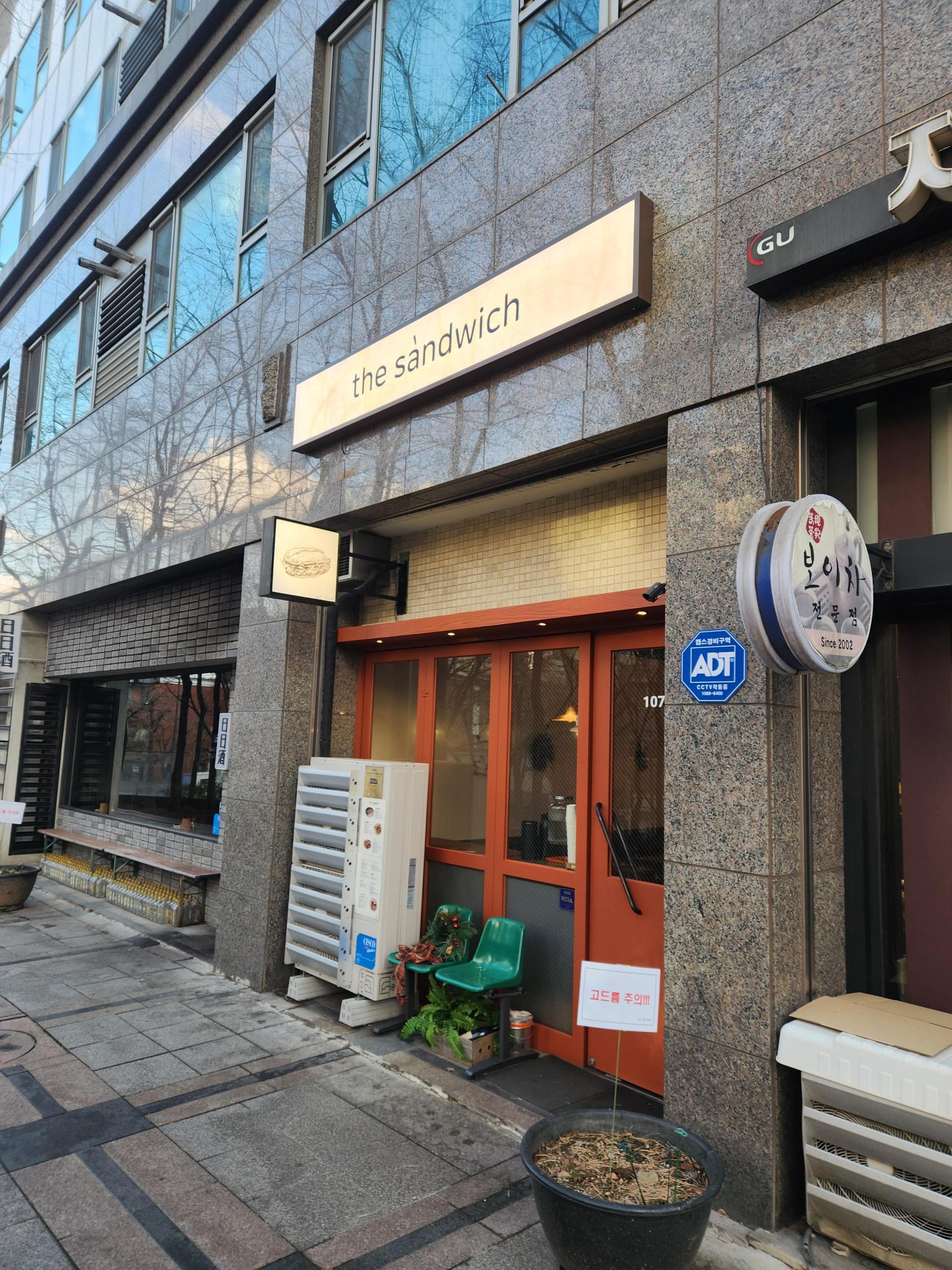 eca75d93049d8.jpg