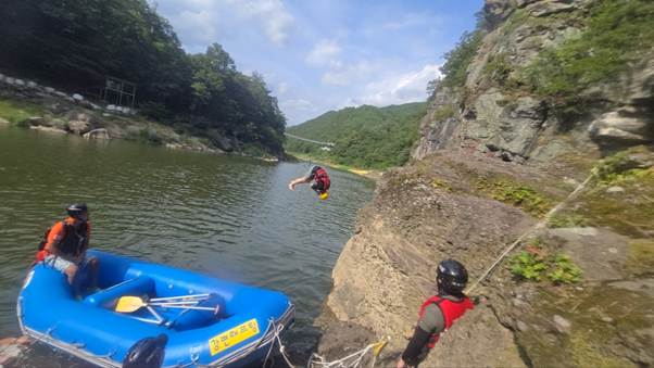 야외, 야외 레크레이션, 하늘, 레크레이션이(가) 표시된 사진 AI 생성 콘텐츠는 정확하지 않을 수 있습니다.