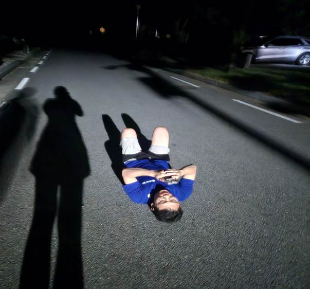 야외, 도로, 사람, 차량이(가) 표시된 사진 AI 생성 콘텐츠는 정확하지 않을 수 있습니다.