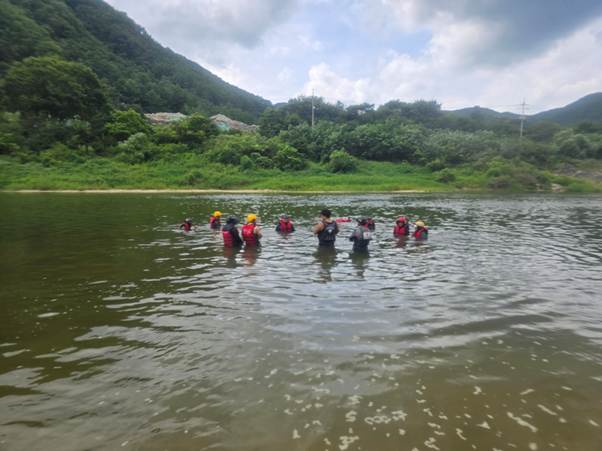 야외, 물, 구름, 호수이(가) 표시된 사진 AI 생성 콘텐츠는 정확하지 않을 수 있습니다.