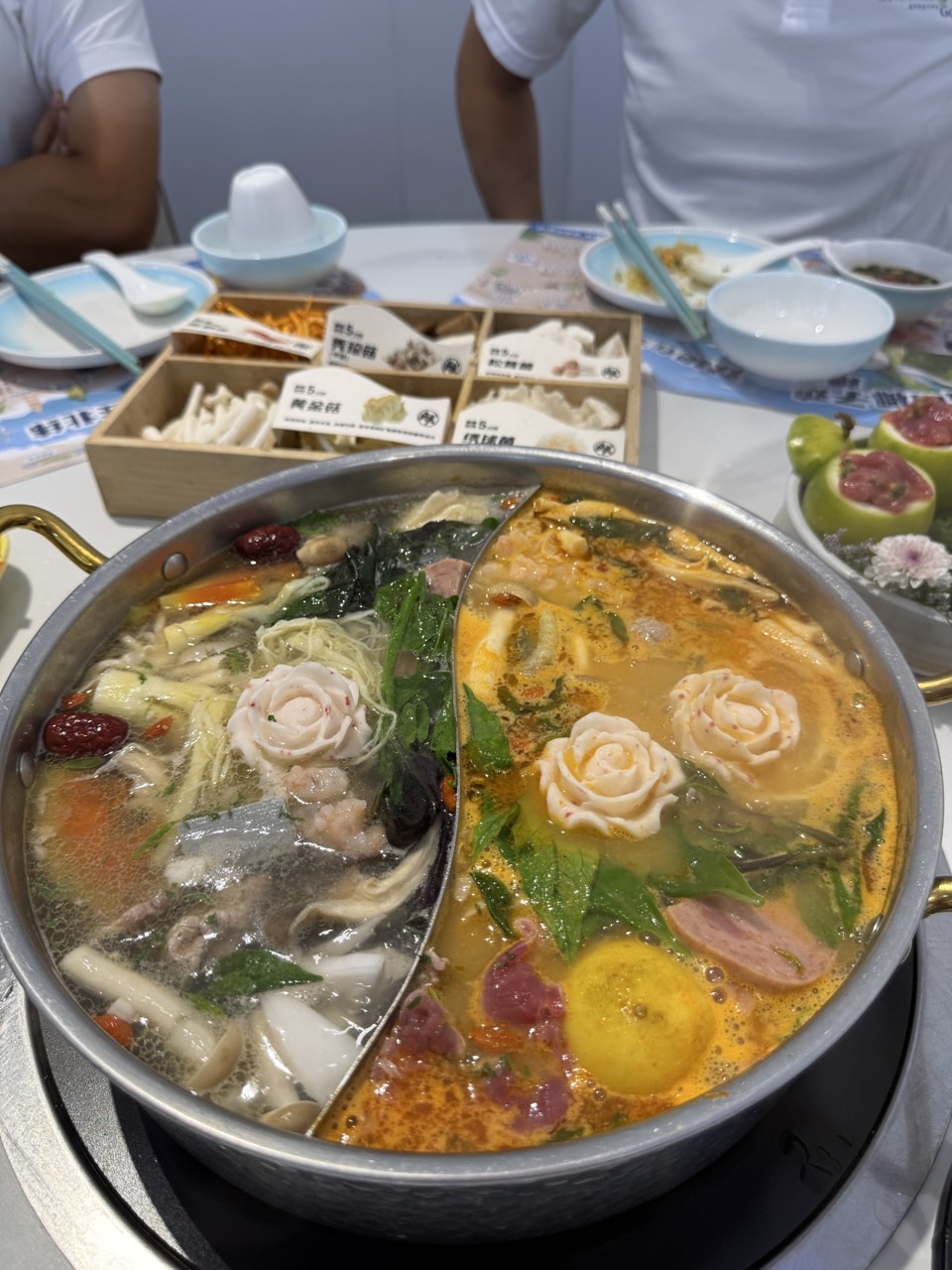 💚하이난 동계시즌 신상! 푸른 바다와 야자수 속 라운드 홍수만cc🌴