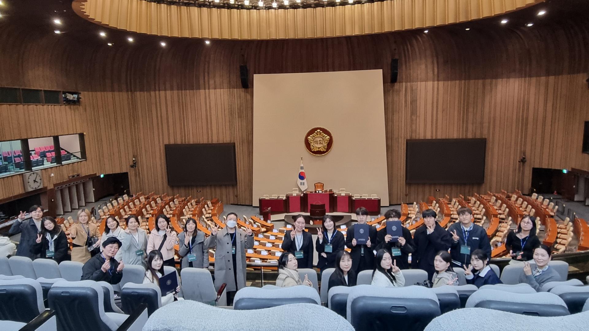 145aac23c03f1.jpg