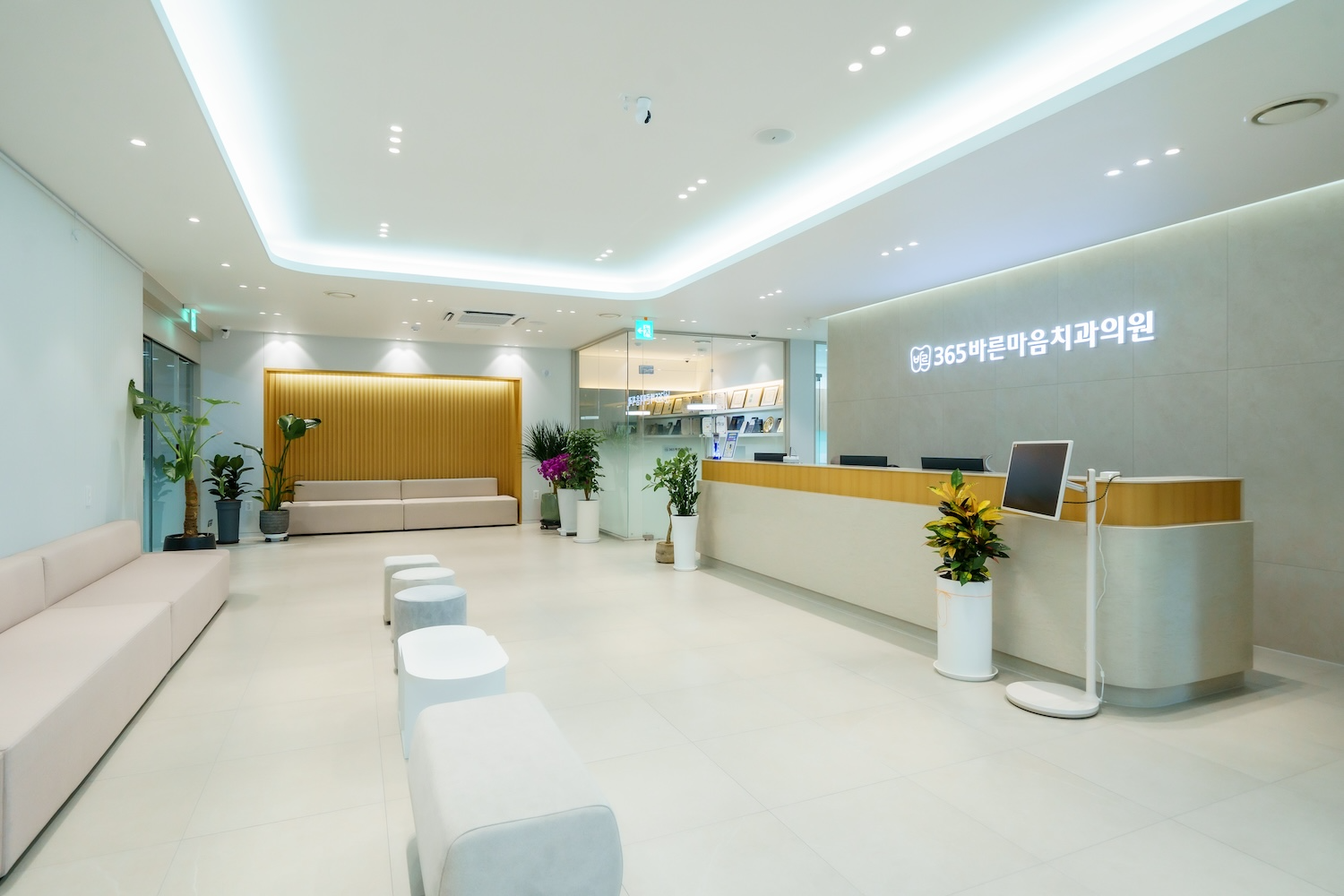 접수데스크&대기실 3