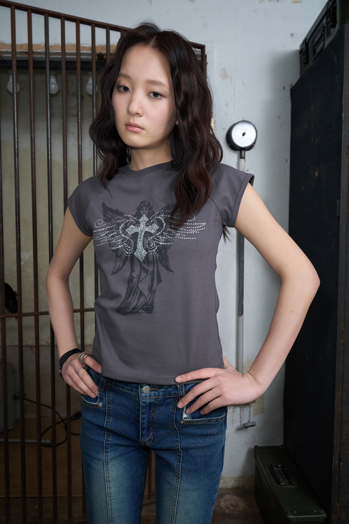 MUSINSA公式 | HELENE PARIS Angel Wings Cubic Half T-shirt