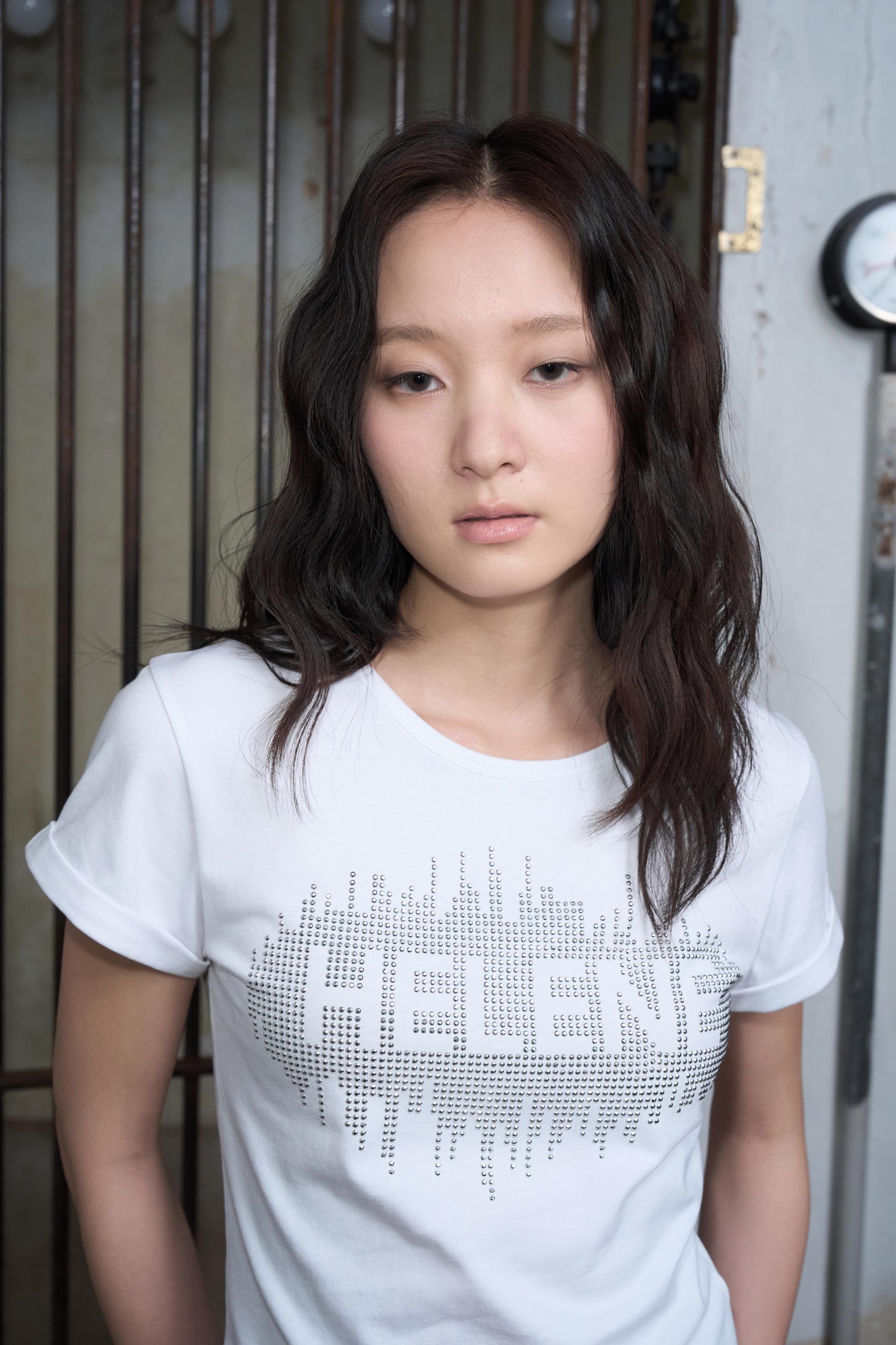 【HELENE PARIS】ONLY Stud Applique Half T-shirt Tシャツ HELENE PARIS】ONLY Stud Applique Half T-shirt Tシャツ