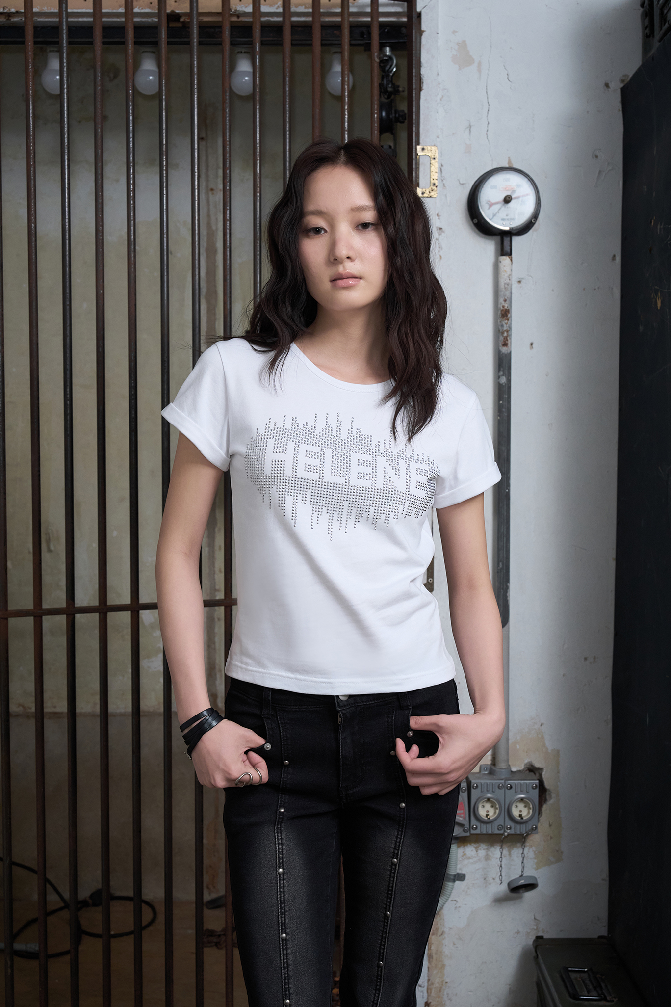 MUSINSA | HELENE PARIS Helene Stud Applique Half T-Shirt [White]