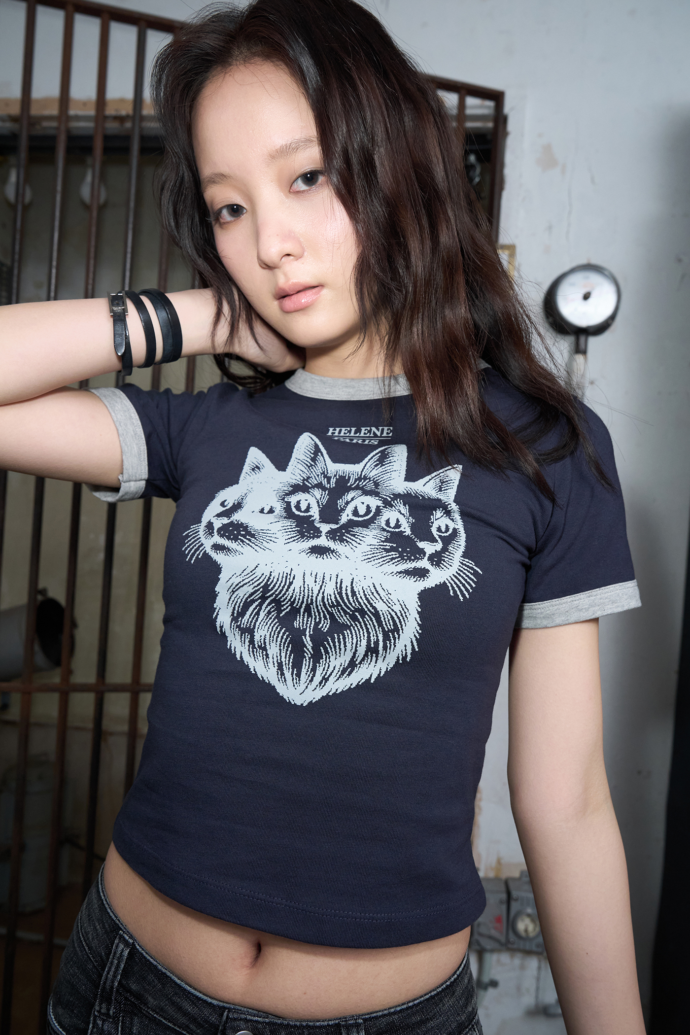 【HELENE PARIS】Trio cat Artwork Half T-shirt Tシャツ MUSINSA公式 | HELENE PARIS Trio Cat Artwork Half T-shirt [Navy]