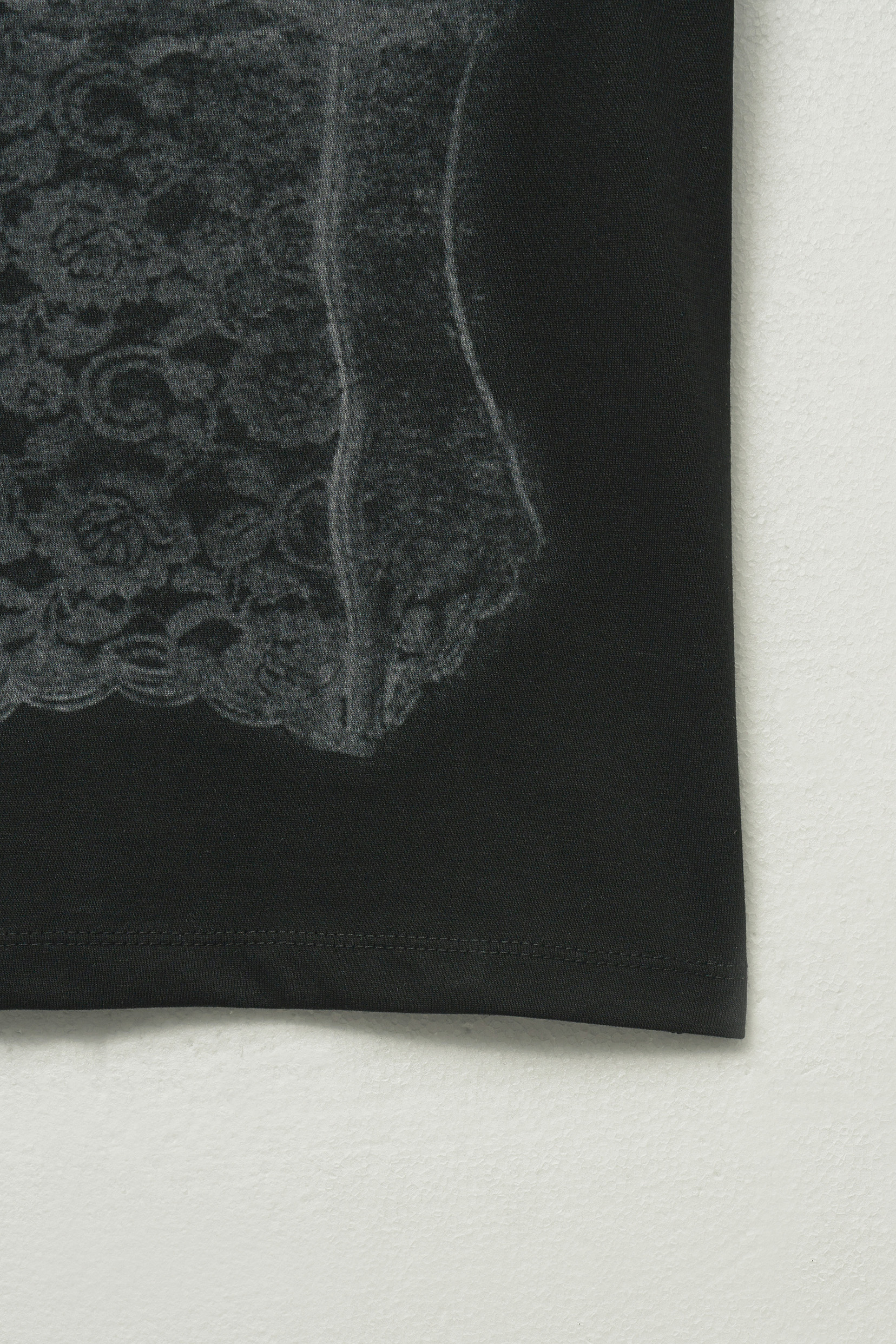 MUSINSA | HELENE PARIS Corset Printed Half T-shirt [Black]