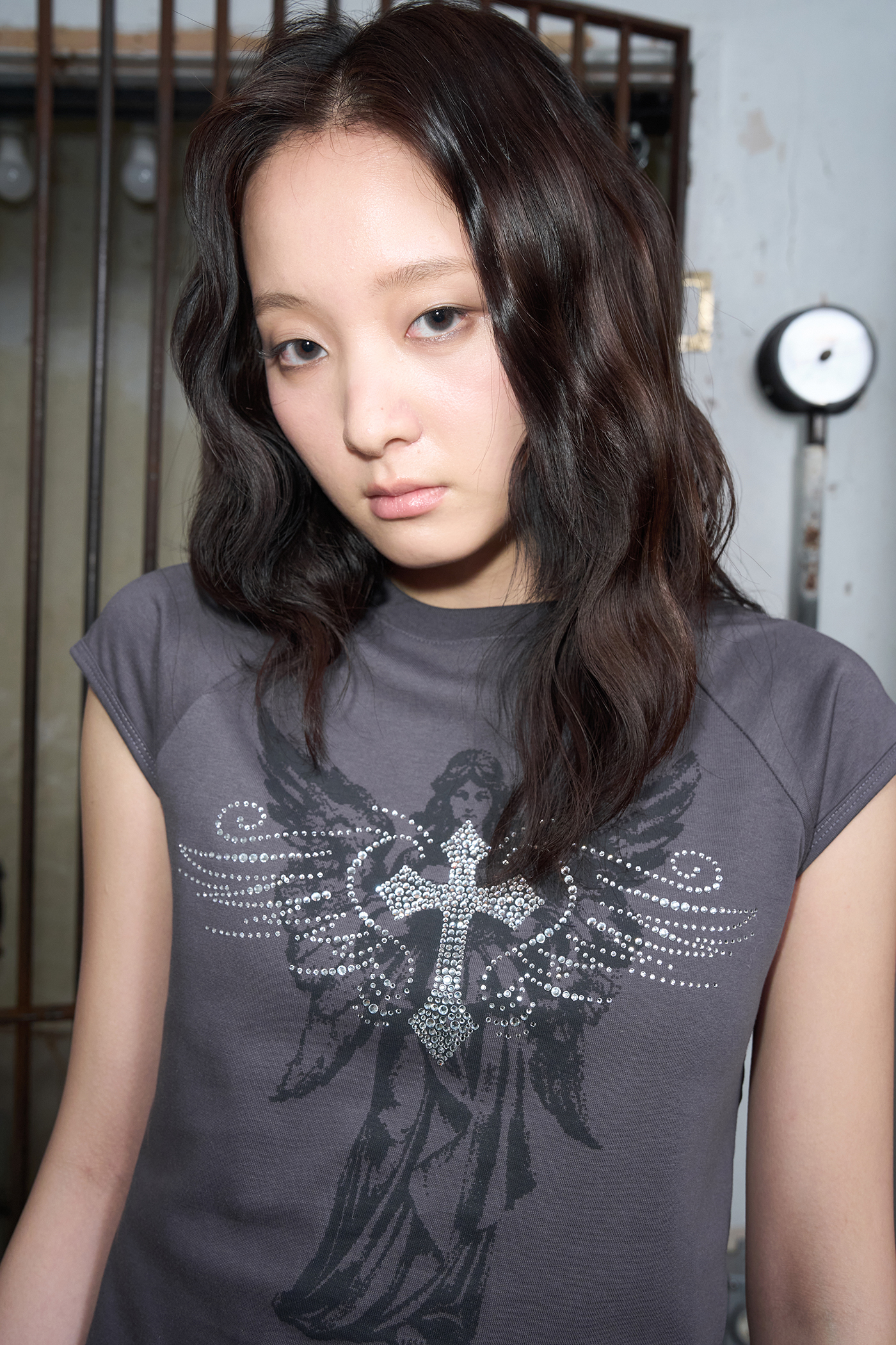 MUSINSA公式 | HELENE PARIS Angel Wings Cubic Half T-shirt