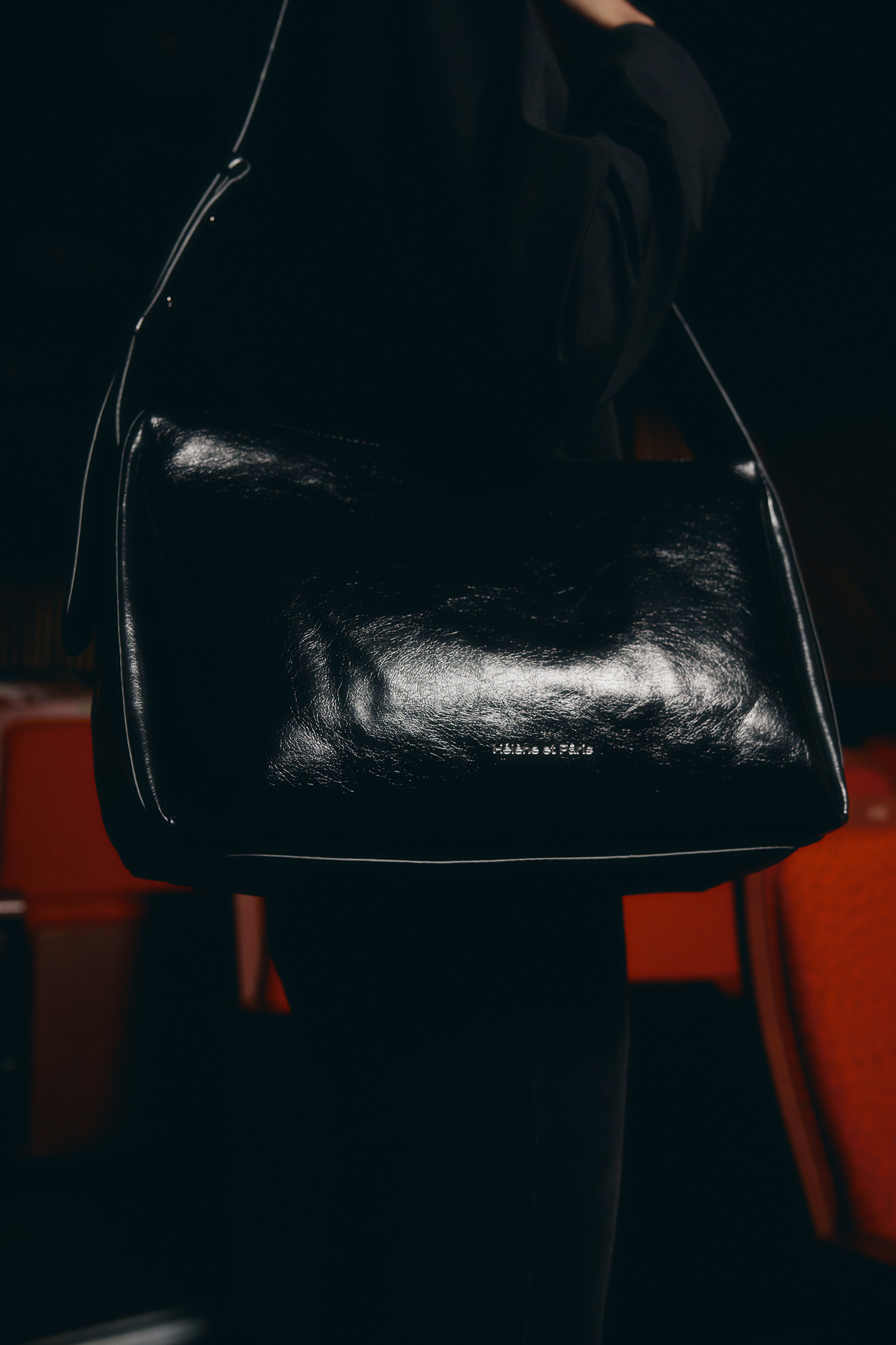 MUSINSA | HELENE PARIS Garnet trapezium shoulder bag