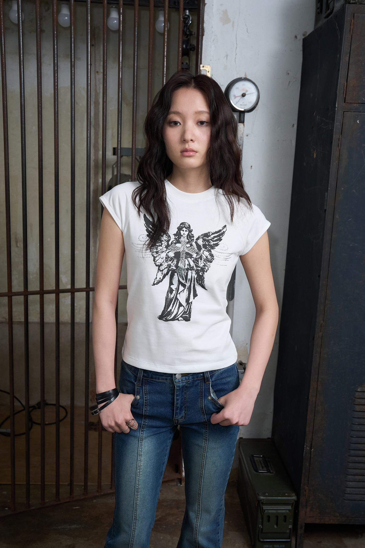 MUSINSA公式 | HELENE PARIS Angel Wings Cubic Half T-shirt