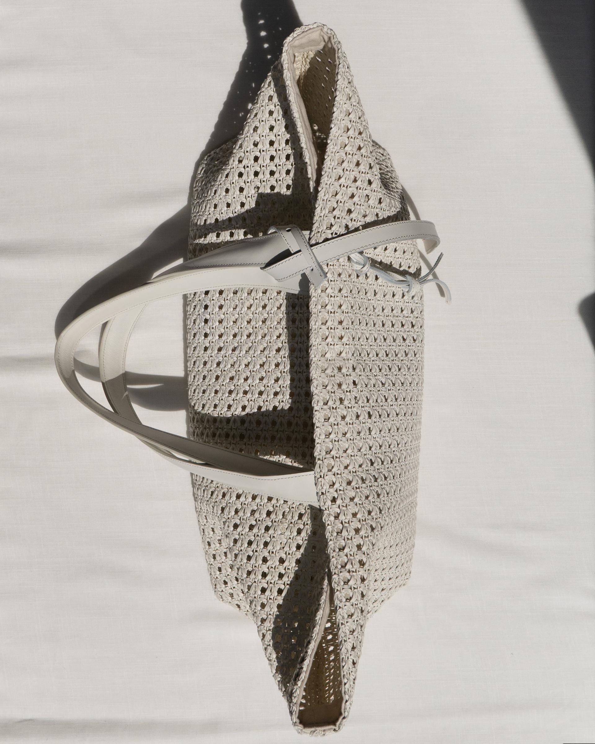 WEAVING KNOT BAG