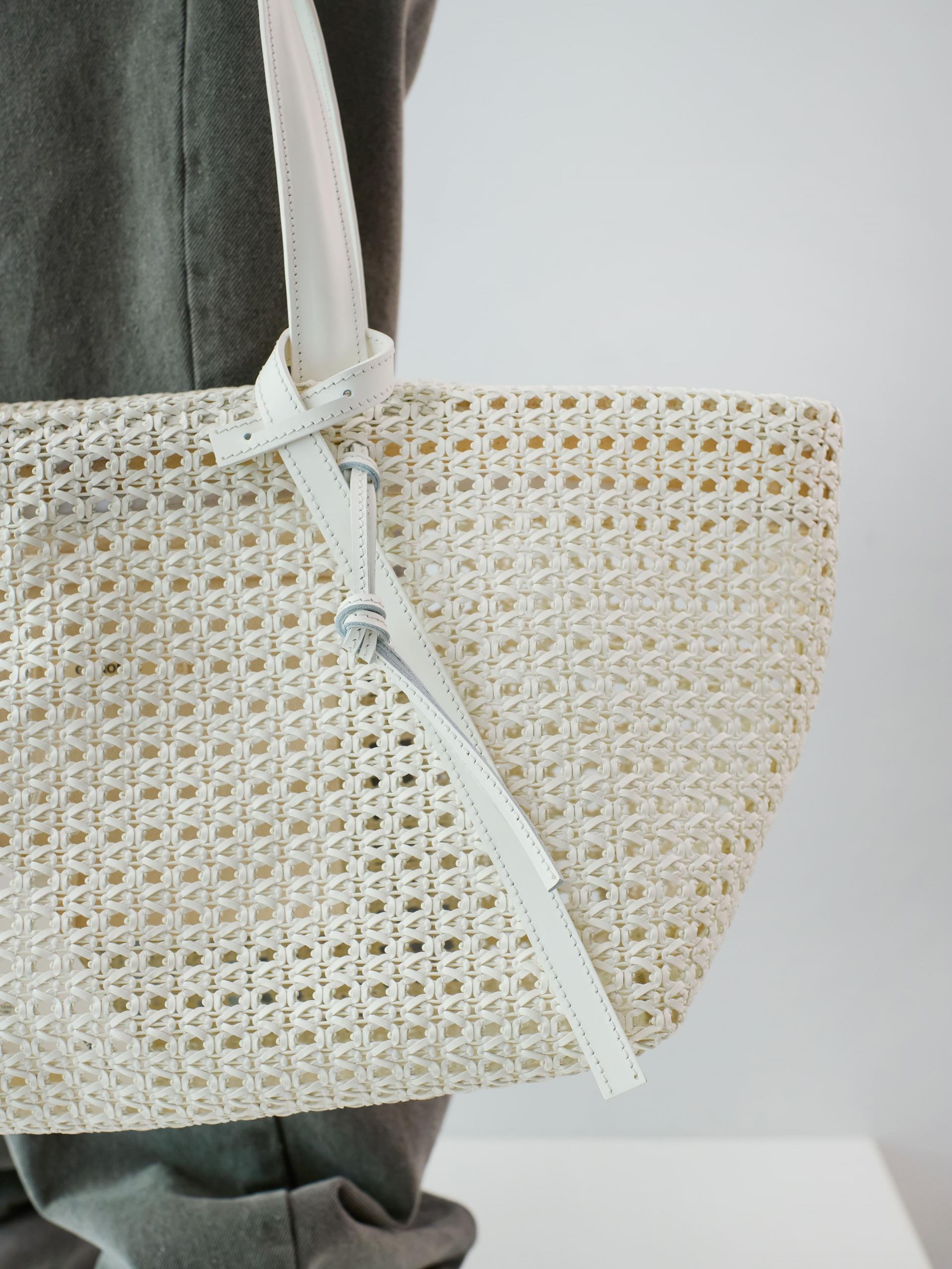 WEAVING KNOT BAG