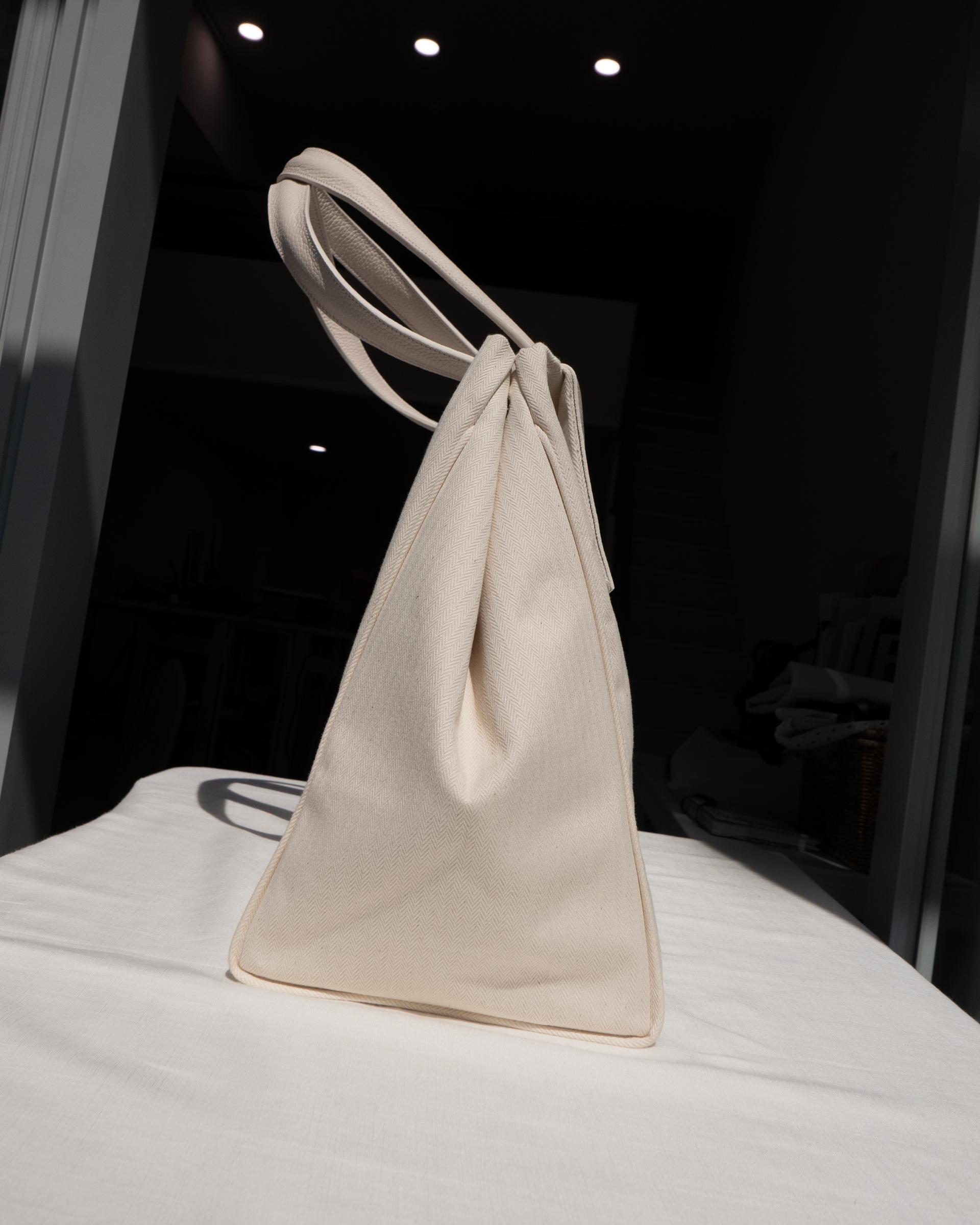 MANSION TOTE