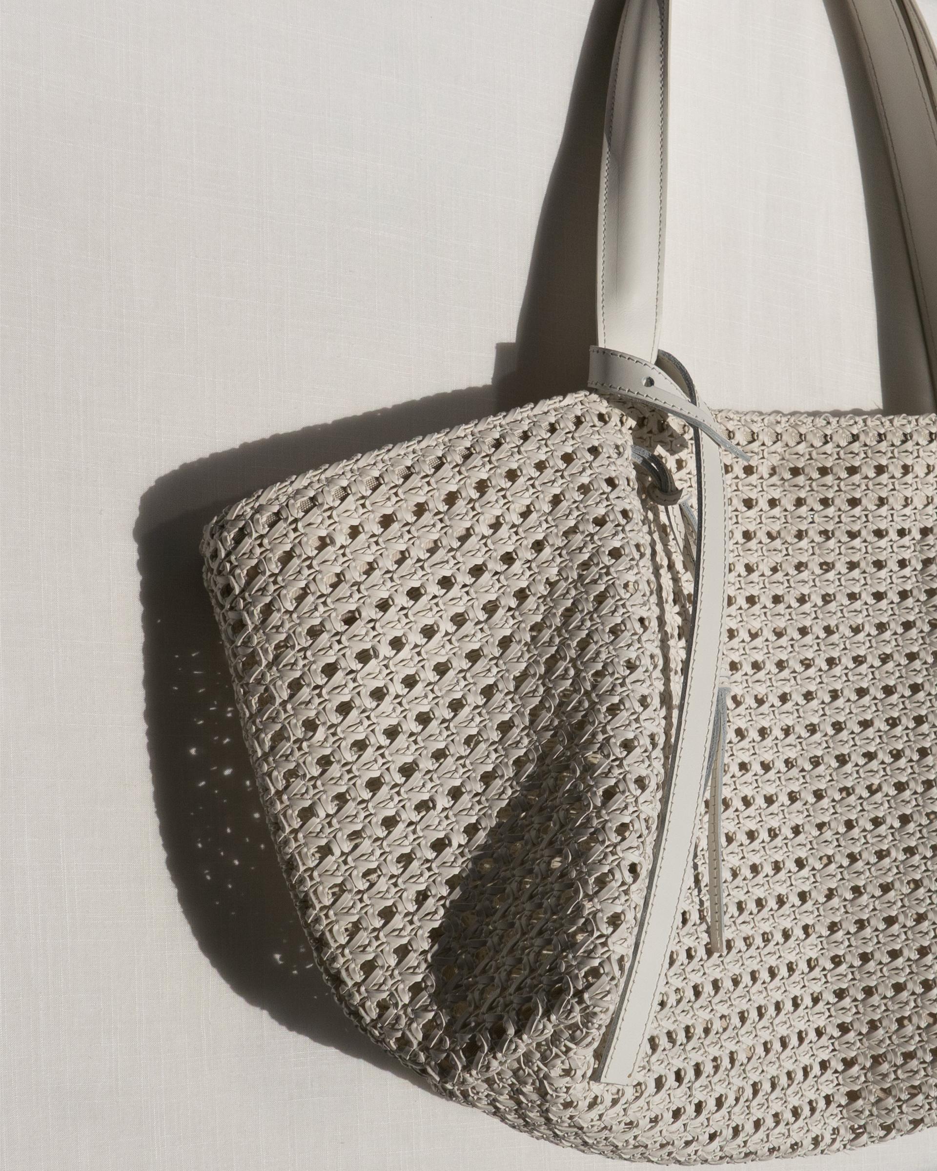 WEAVING KNOT BAG