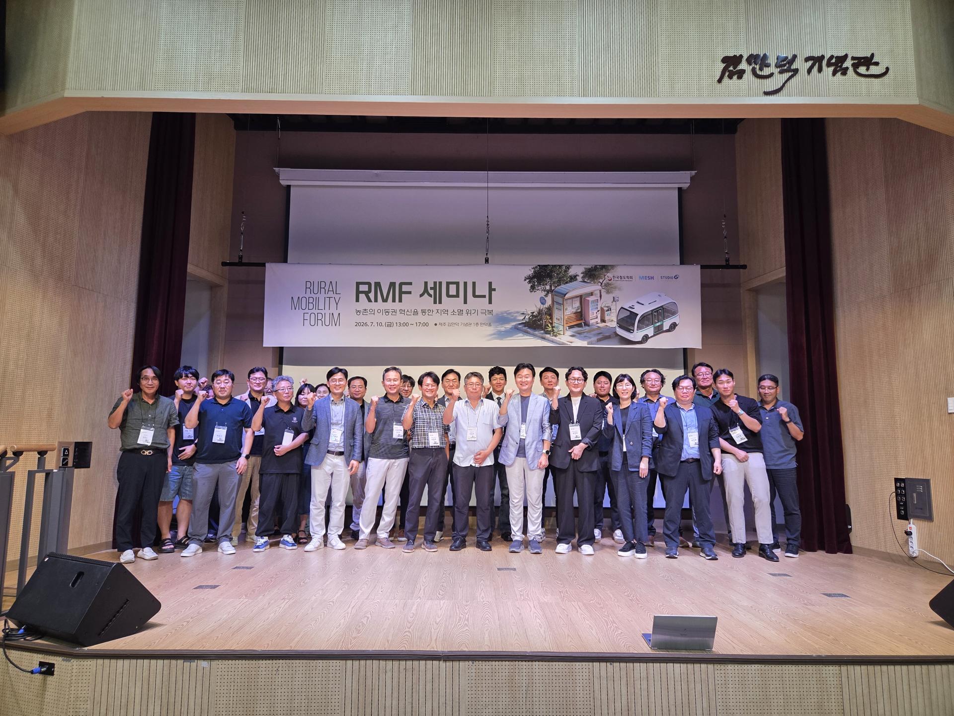 8c12bff1df257.jpg