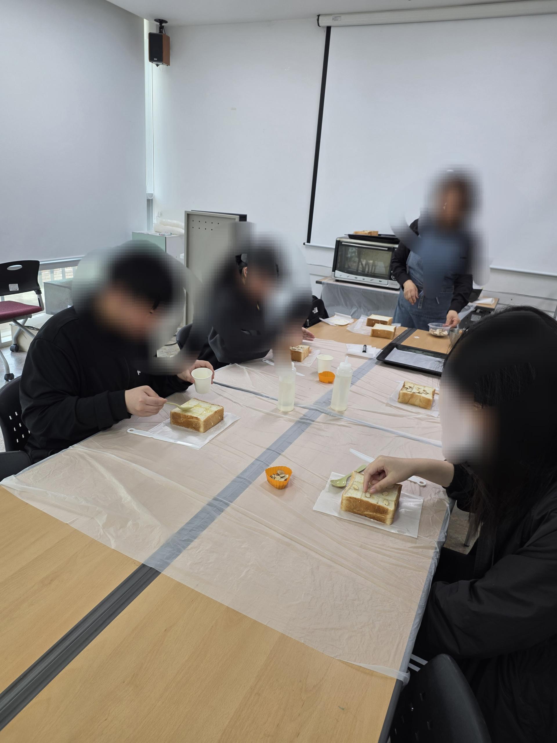f68a7e805174f.jpg