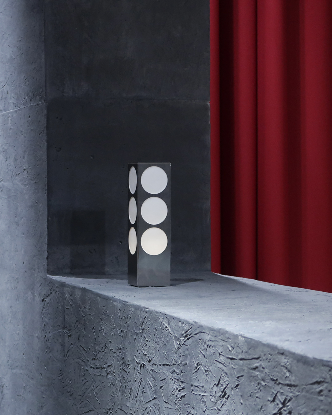 TOWER PORTABLE LAMP