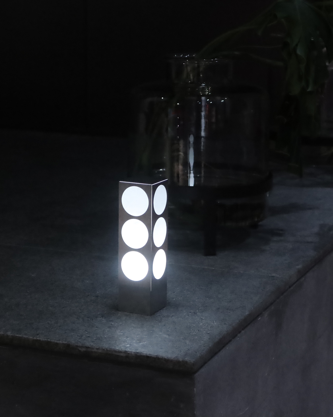 TOWER PORTABLE LAMP