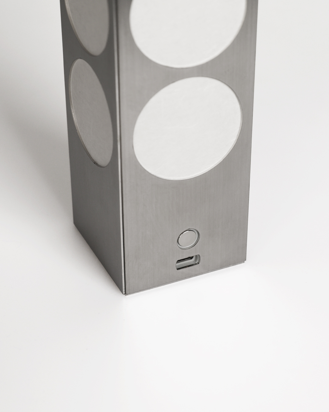TOWER PORTABLE LAMP