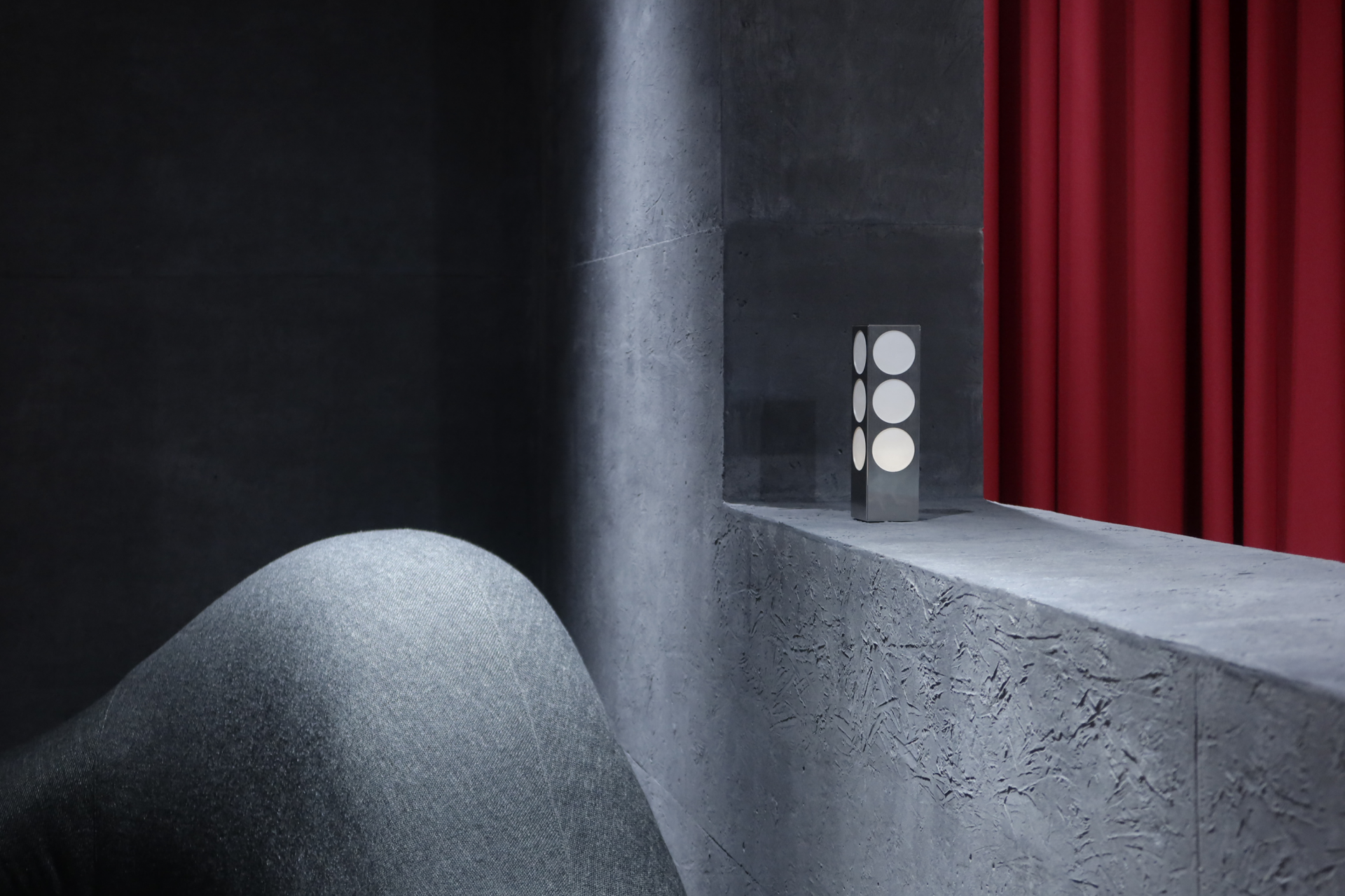 TOWER PORTABLE LAMP