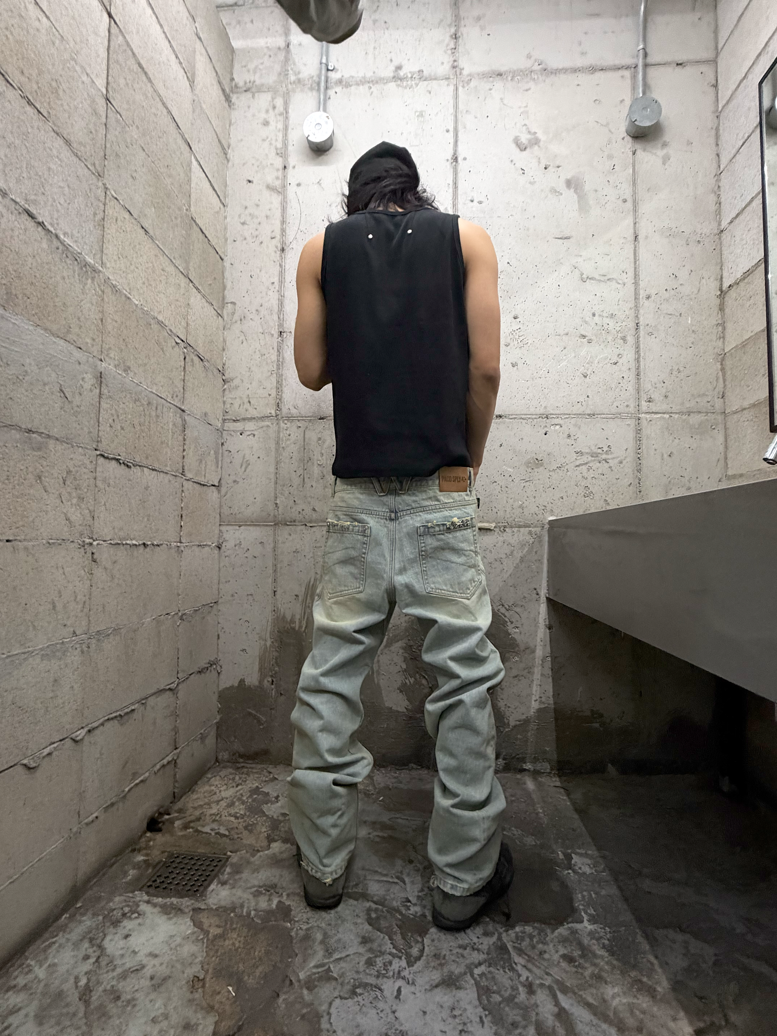 X SLEEVELESS - BLACK