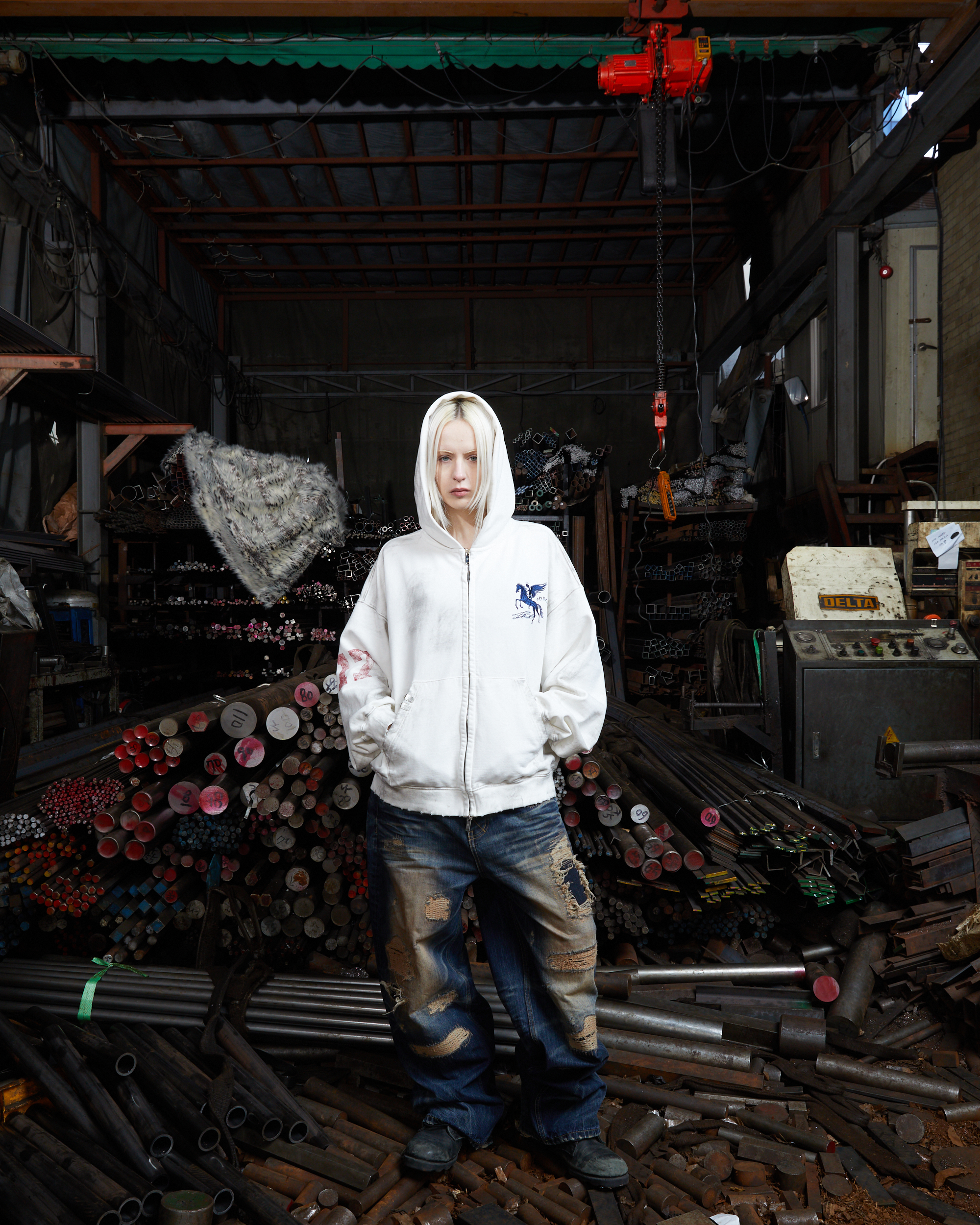 DIRTY FALLING ANGEL ZIP-UP HOODIE - DIRTY WHITE