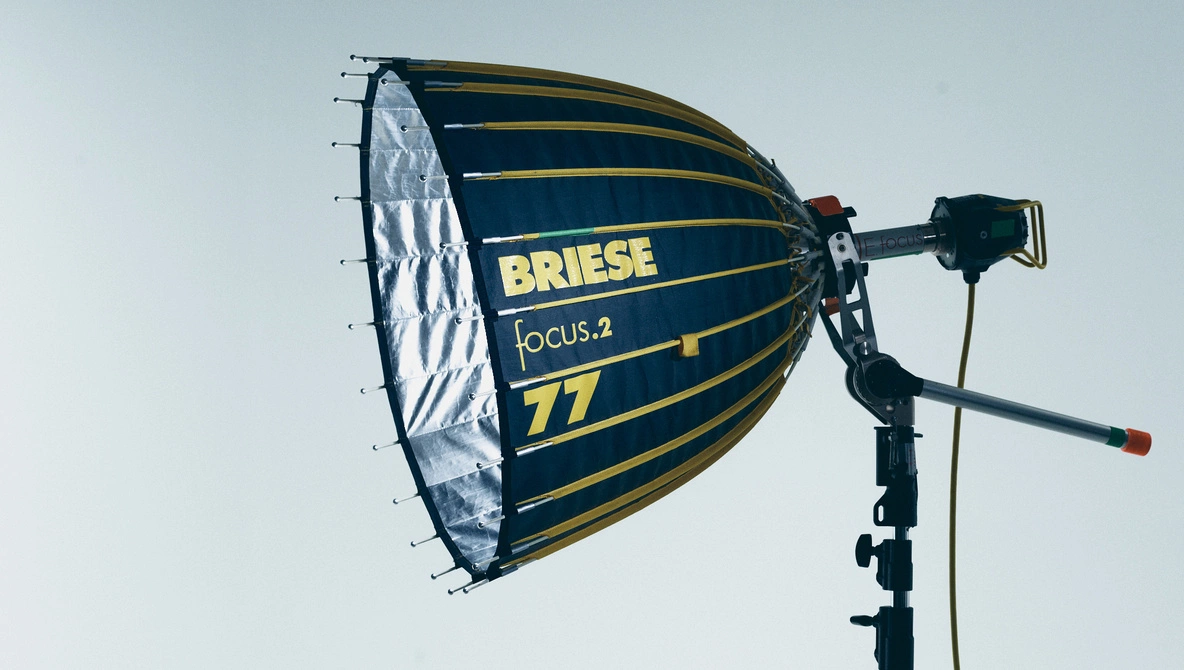 https://fstoppers.com/reviews/briese-focus-77-my-favorite-light-680747
