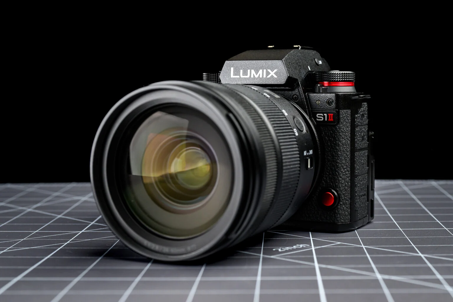 https://fstoppers.com/gear/lumix-s1-ii-worlds-best-hybrid-video-camera-1-major-flaw-701313