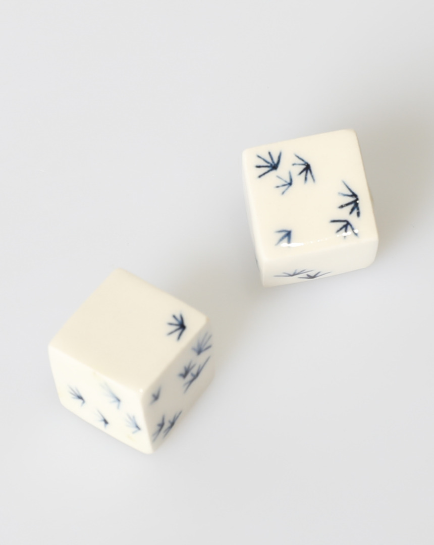 청화 주사위(Pine Dice Duo)