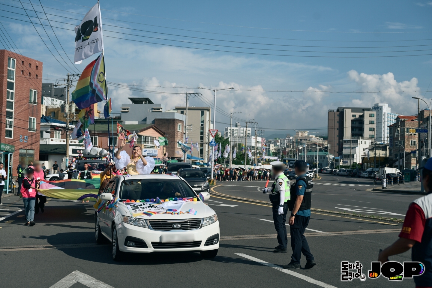 5a8e998565383.jpg