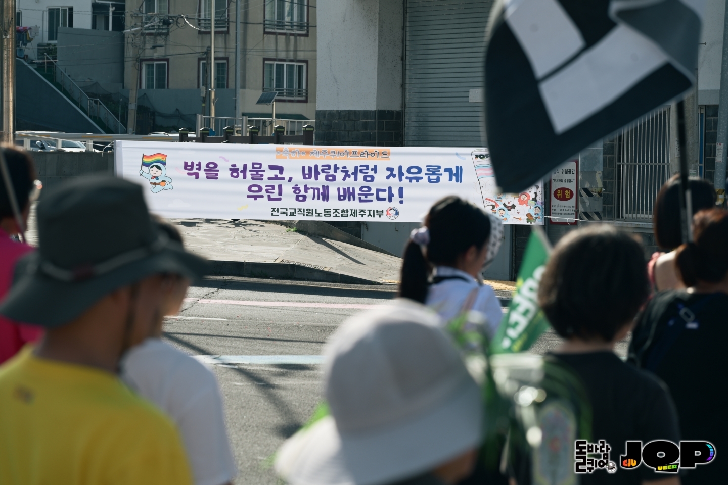 7ea28405d8610.jpg