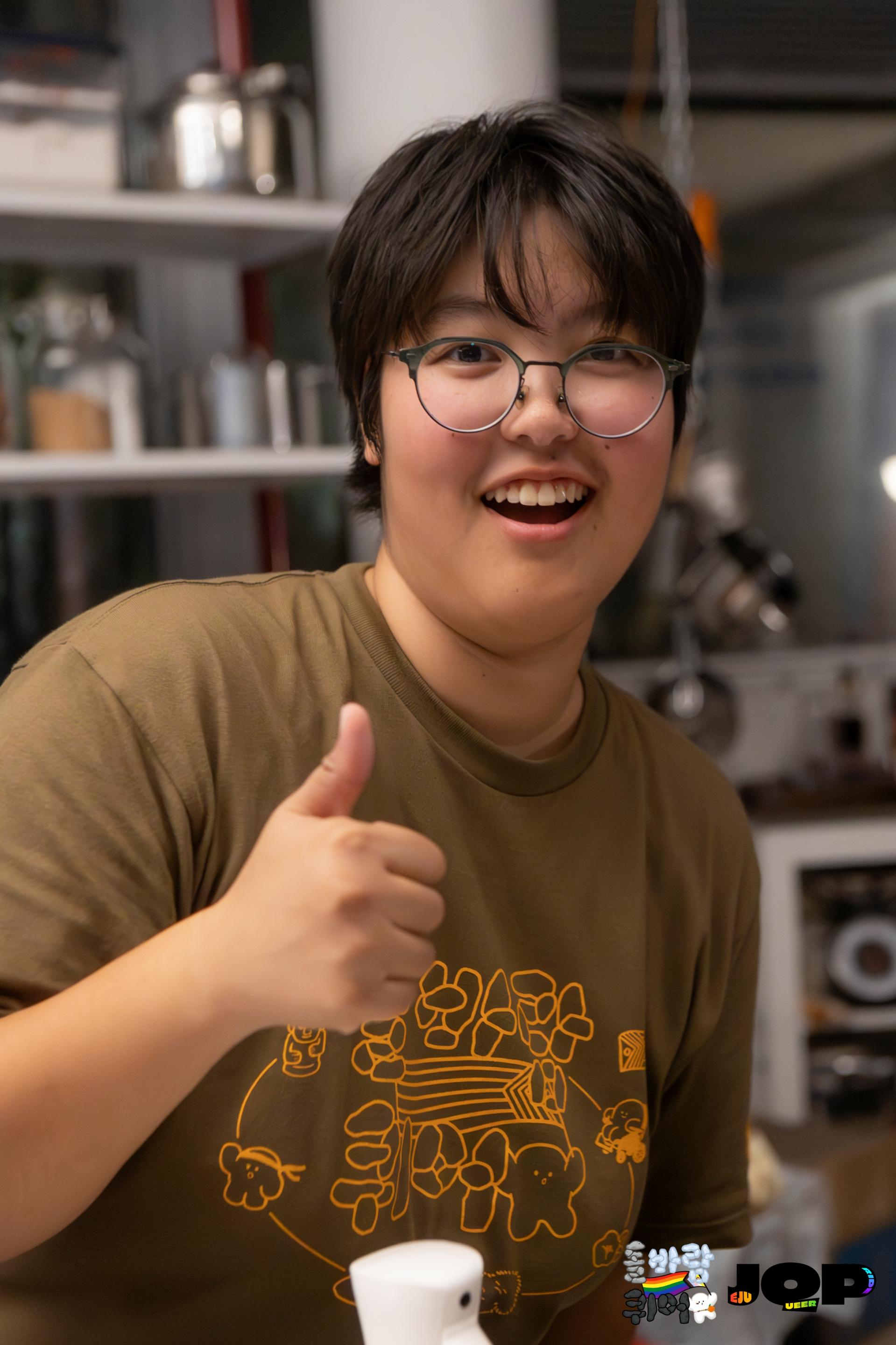 f80eceecb8d7d.jpg