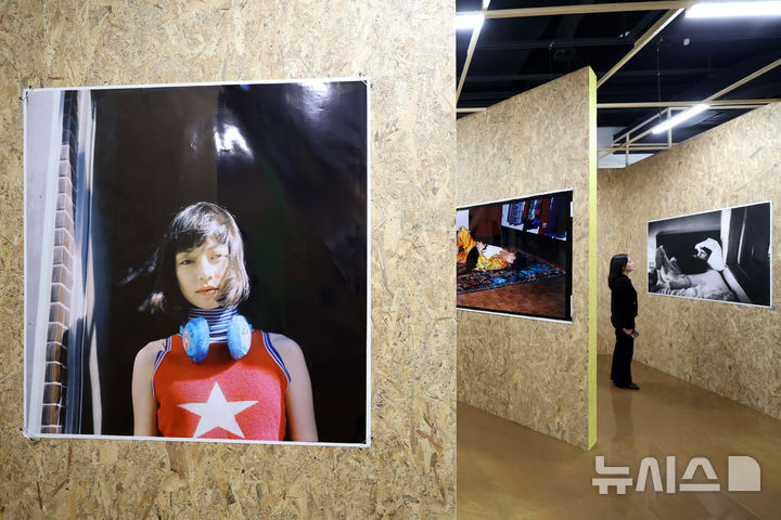 [서울=뉴시스] 박진희 기자 = 서울미술관은 24일 서울 종로구 석파정 서울미술관에서 일본 사진작가 카와시마 코도리(Kawashima kotori) 개인전 '사란란 サランラン' 기자간담회를 갖고 작가의 주요 사진 작
