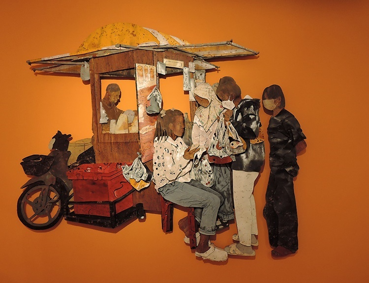 꾸써피야 니브싸(Kusofiyah NIBUESA) I 'Campus Vibe' Printmaking and paper assemblage 213×245cm 2024