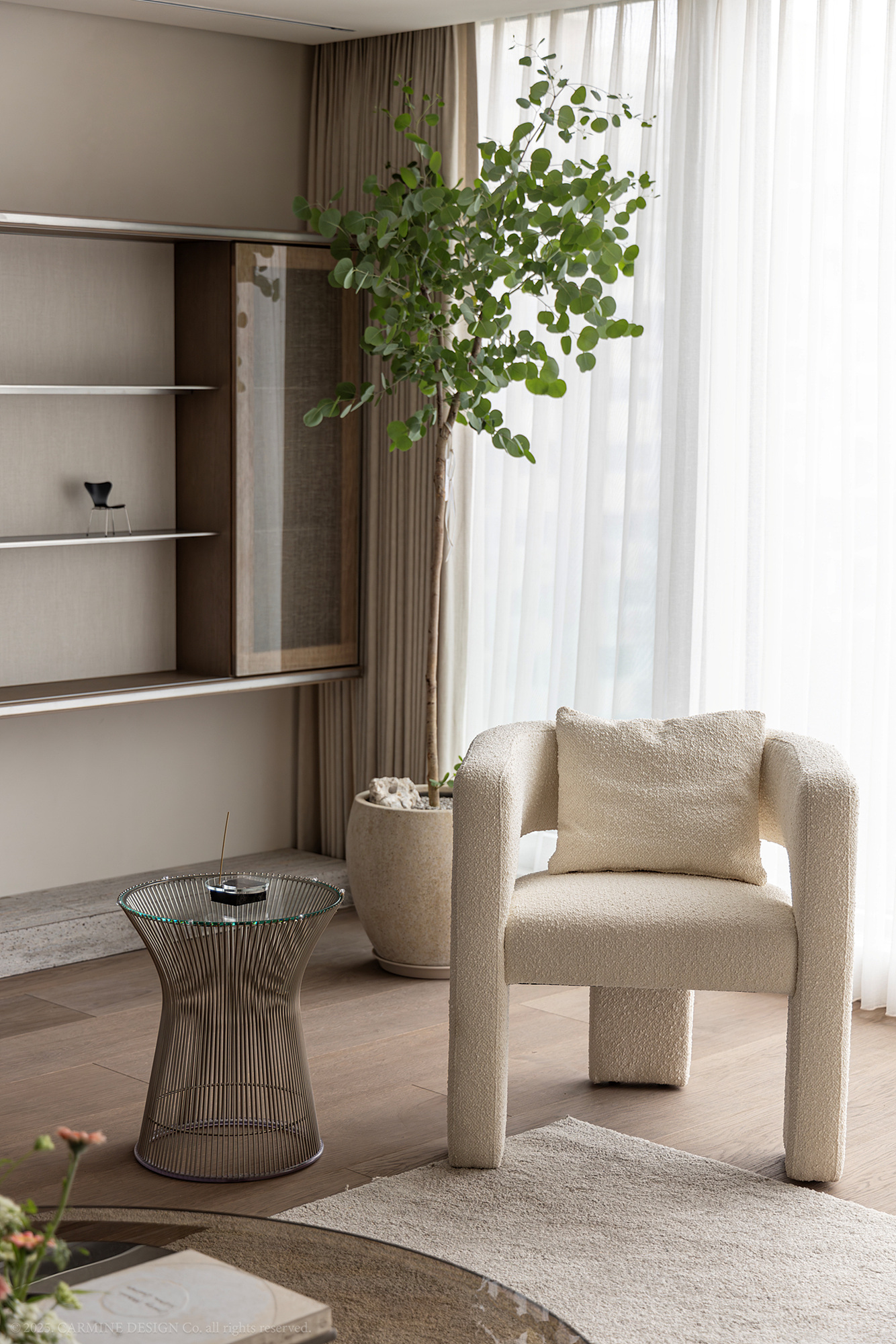 EVELYN CHAIR · 에블린 체어