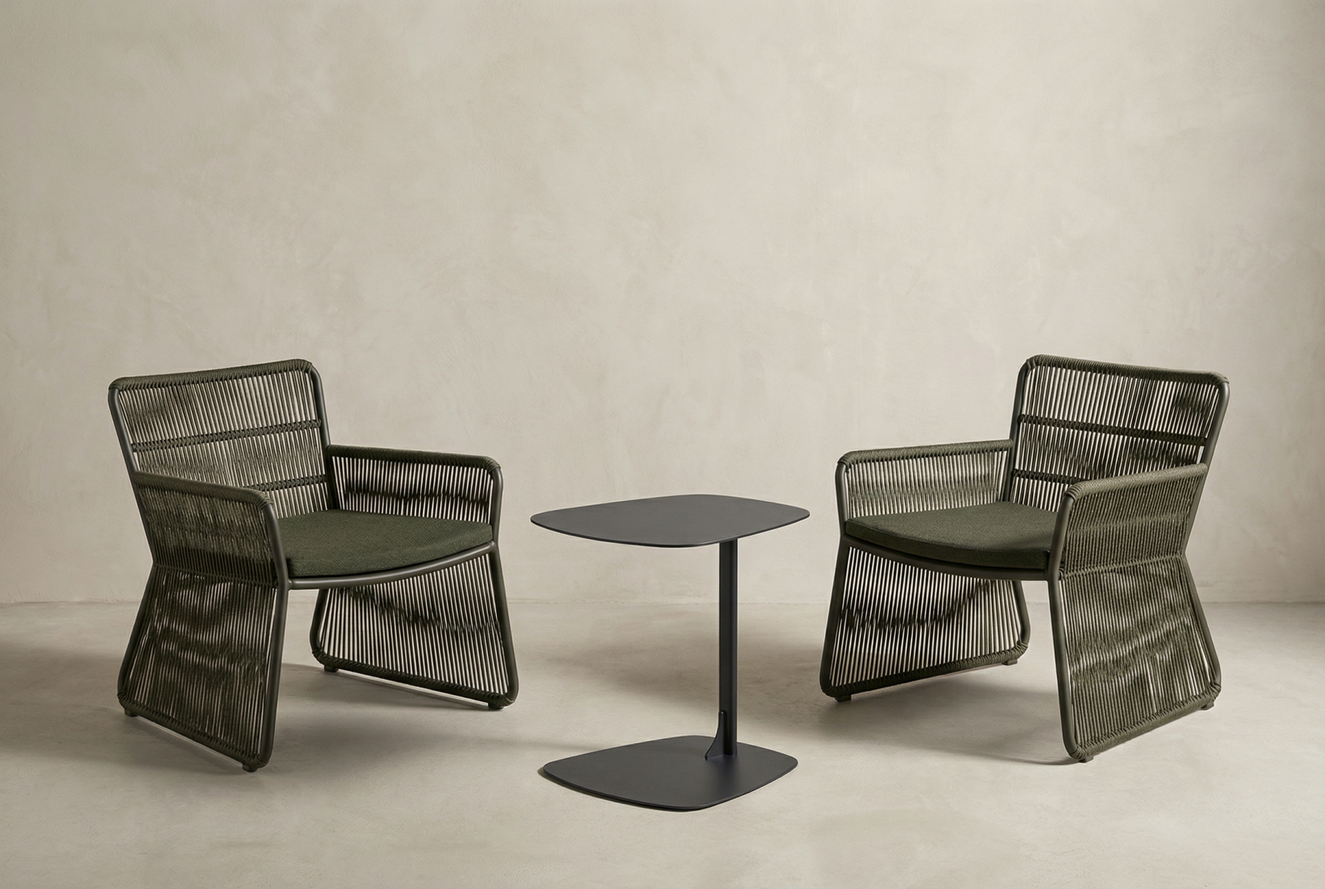 KIKI LOUNGE CHAIR • 키키 라운지 체어