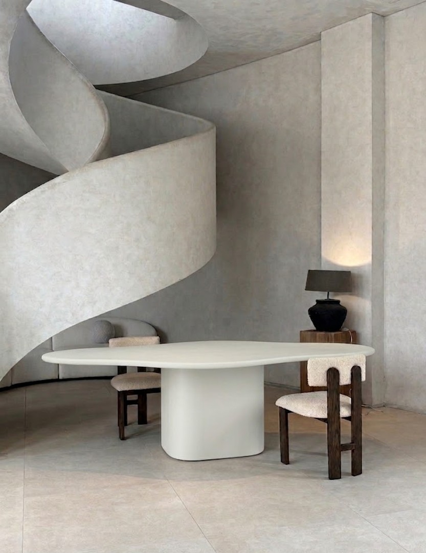 POND DINING TABLE