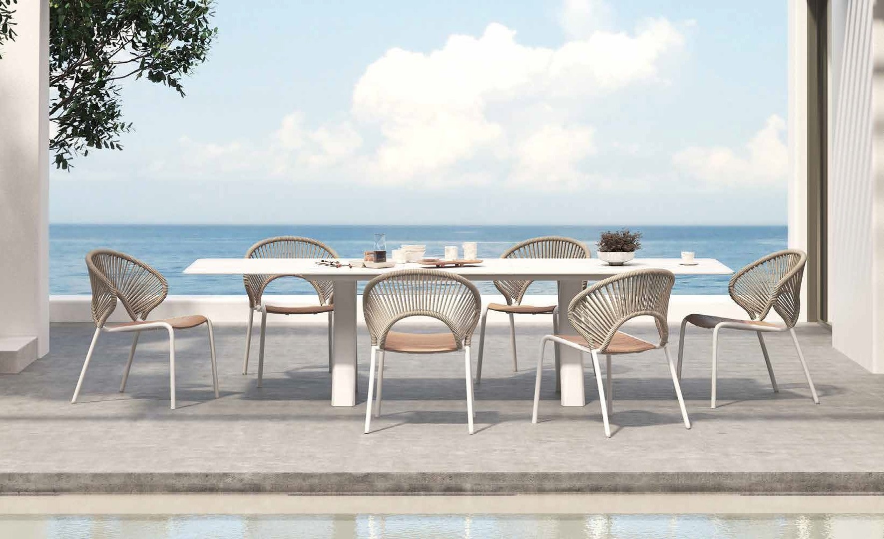 HAMILTON DINING CHAIR • 해밀턴 다이닝 체어