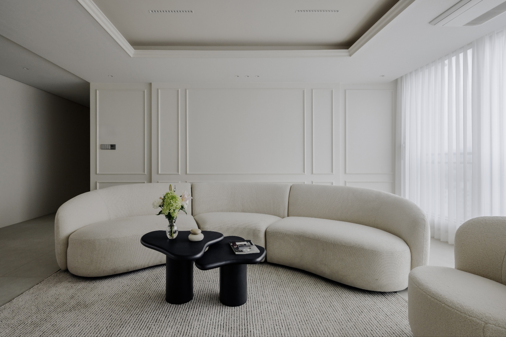 POND BLACK SIDE TABLE 45 • 폰드 블랙 사이드 테이블 45