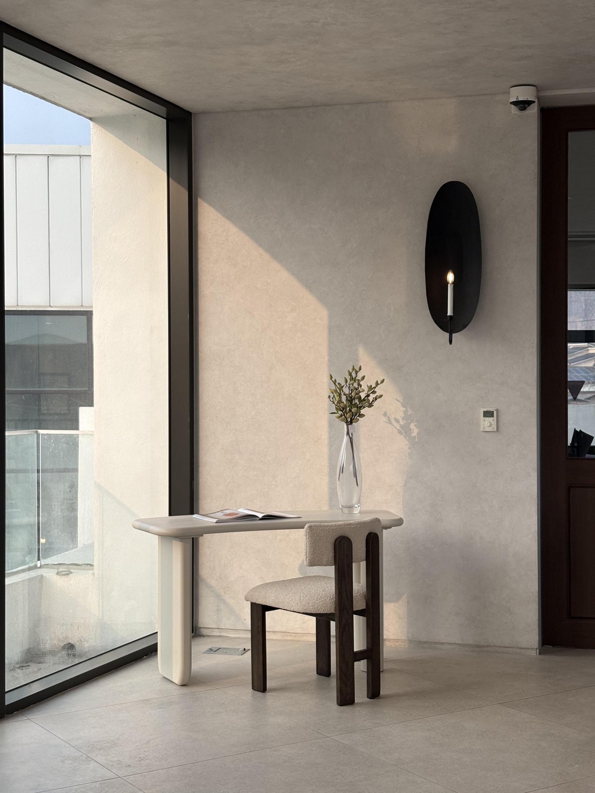LINO CONSOLE TABLE • 리노 콘솔 테이블 - KHAKI